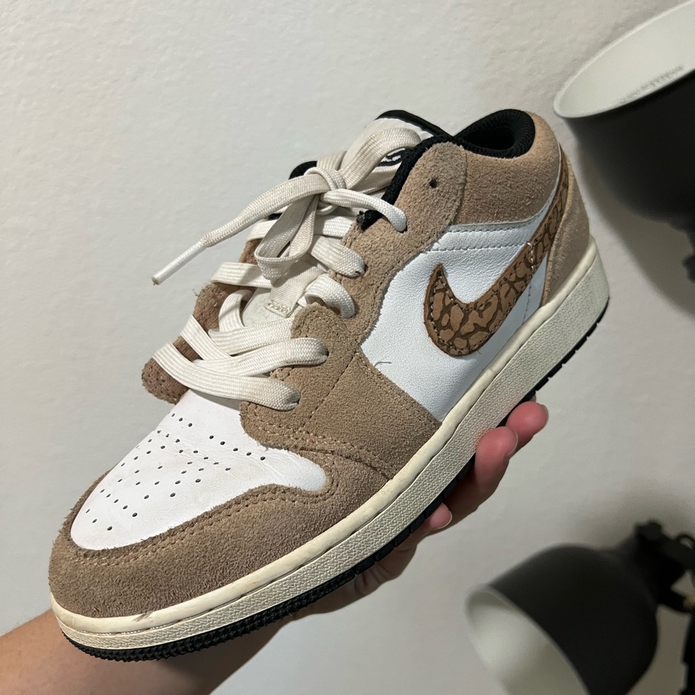 NIKE JORDAN 1 Low SE Brown Elephant Sneakers